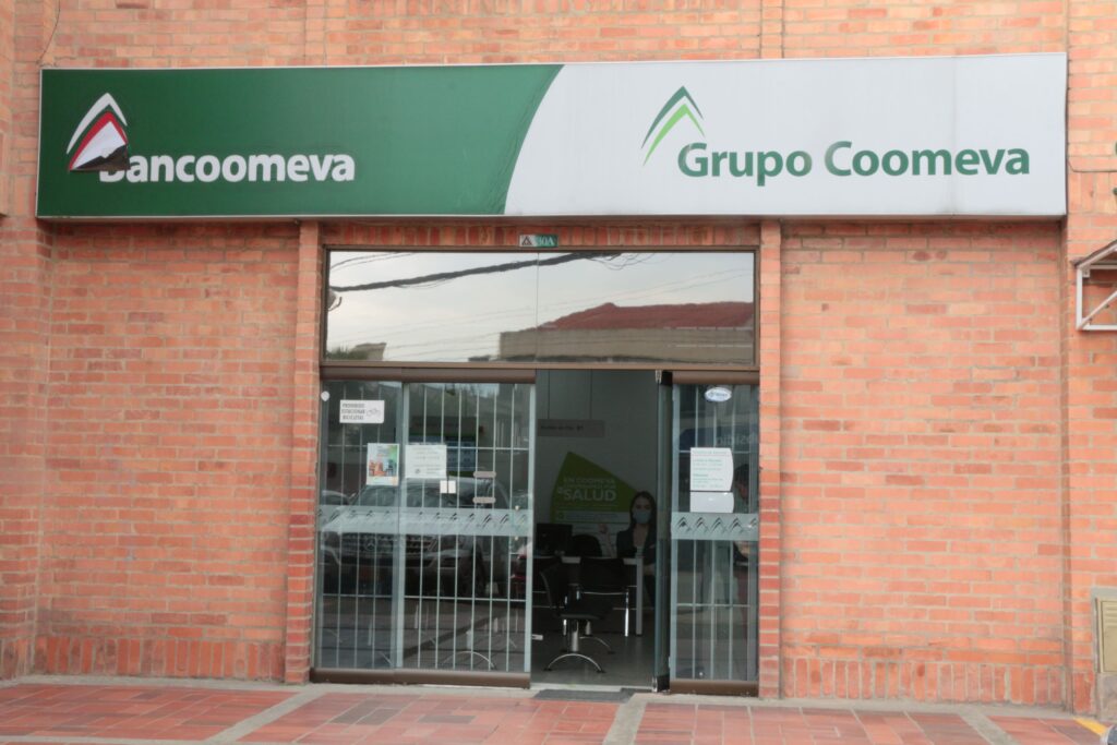 bancoomeva, centro comercial chia, tramites chia, agencia de seguros, restaurantes chia, plaza chia, centro comercial plaza chia, centro comercial cerca de mi